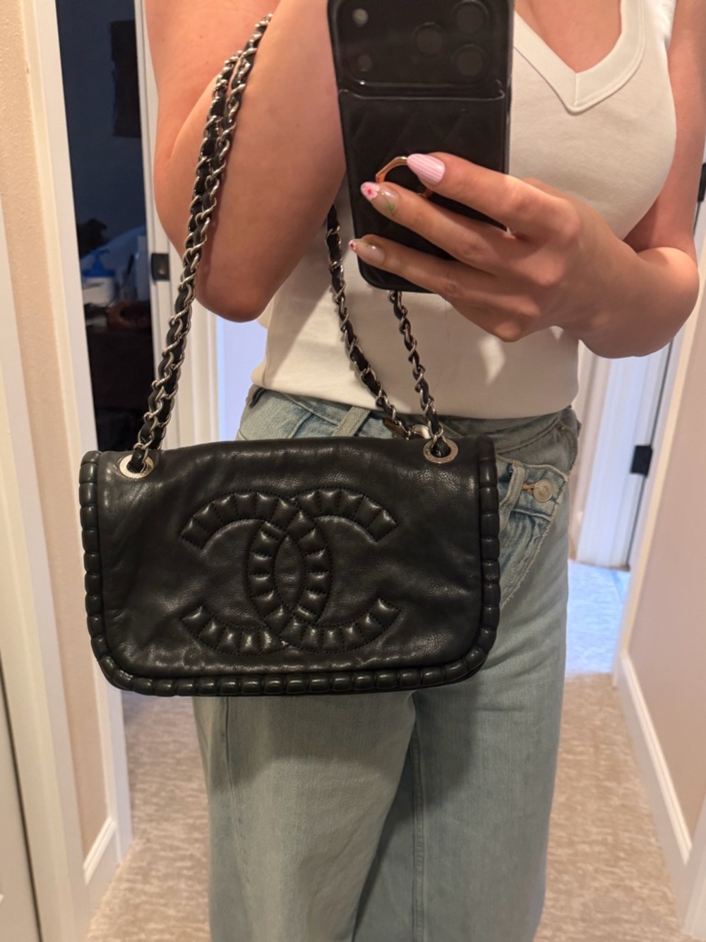 CHANEL Black Quilted Lambskin Flap Bag with Chain Strap CC logo - Picture 17 of 17